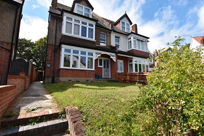 1 Bedroom Flat To Rent In Blenheim Crescent South Croydon, CR2