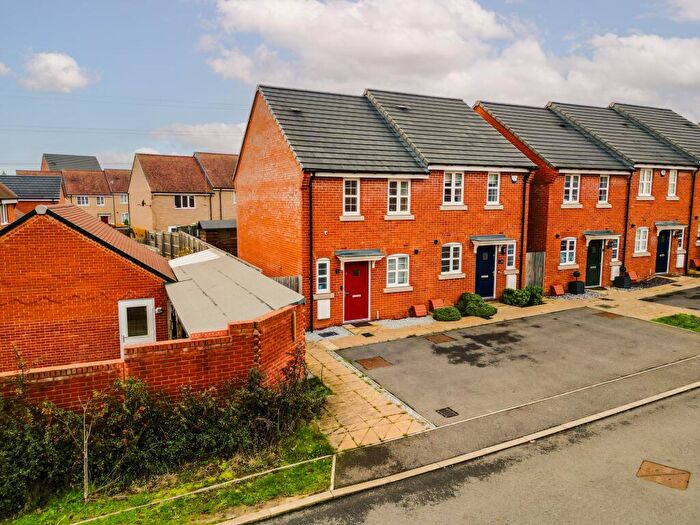 2 Bedroom End Of Terrace House For Sale In Whinham Green, Aylesbury, HP18