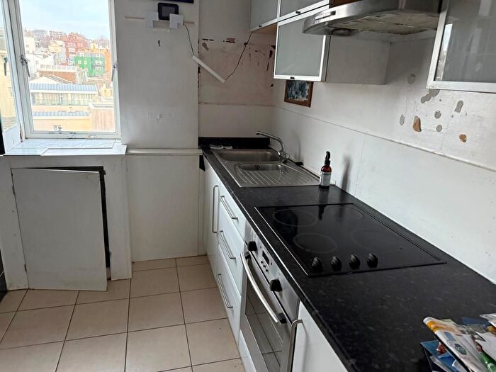 1 Bedroom Flat For Sale In Embassy Court, Kings Road, Brighton, BN1