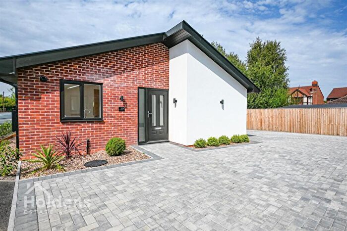 2 Bedroom Detached Bungalow For Sale In Leyland Road, Penwortham, Preston, PR1