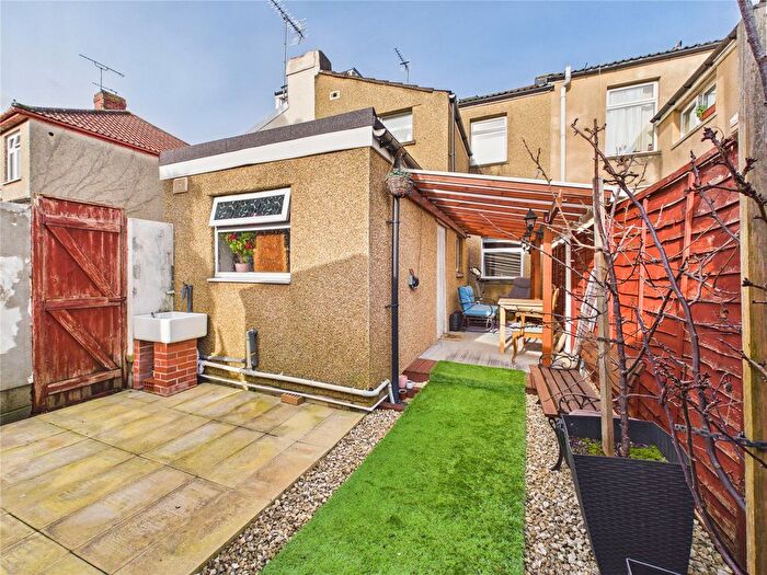 1 Bedroom Flat For Sale In Bell Hill Road, Bristol, BS5