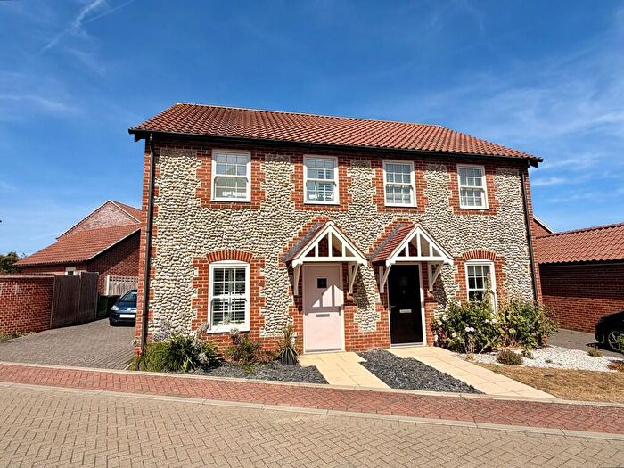 2 Bedroom Semi Detached House For Sale In Barn Owl Drive, Holt, Norfolk, NR25