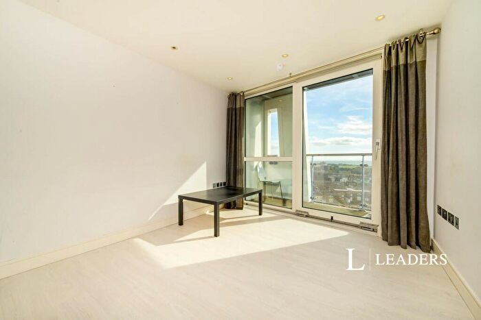 2 Bedroom Apartment To Rent In No, Gunwharf Quays, PO1