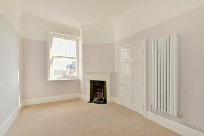 1 Bedroom Flat To Rent In Earl's Court Square, London, SW5