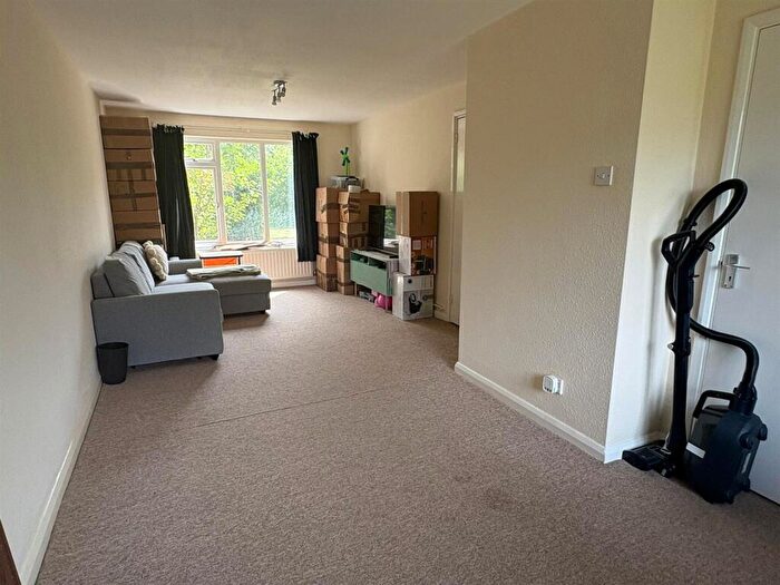 3 Bedroom End Of Terrace House To Rent In Drovers Way, Hatfield, AL10
