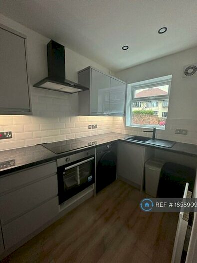 2 Bedroom Flat To Rent In Southwood Road, Liverpool, L17