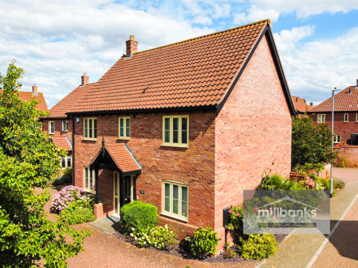 4 Bedroom Detached House For Sale In Snapdragon Close, Attleborough, Norfolk, NR17
