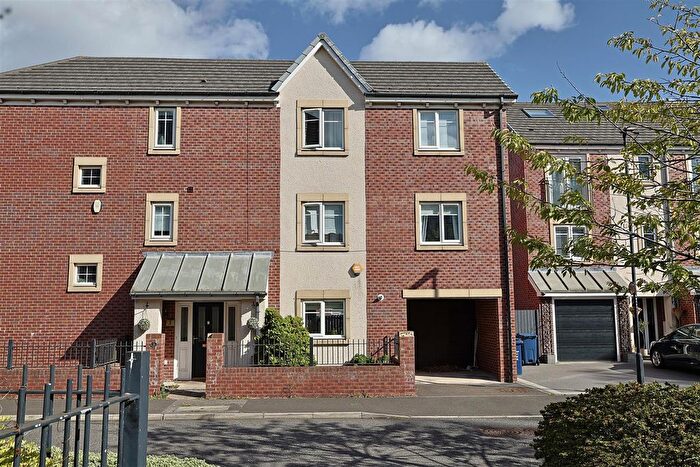 4 Bedroom Town House For Sale In Manor Park, High Heaton, Newcastle Upon Tyne, NE7