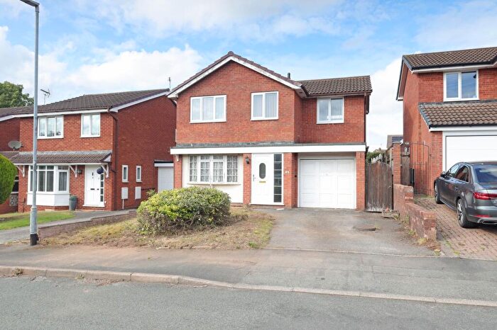 3 Bedroom Detached House For Sale In Hadleigh Close, Westbury Park, Newcastle, ST5