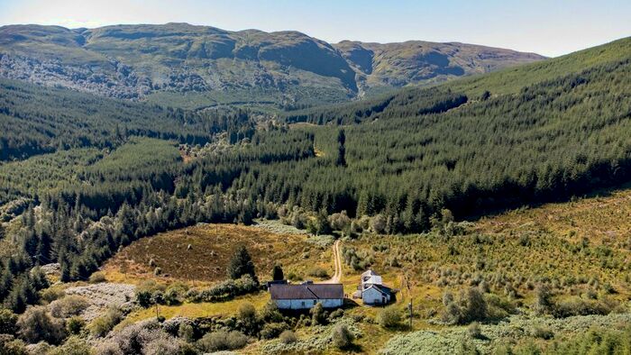 5 Bedroom Detached House For Sale In Glenkin, Sandbank, Dunoon, PA23