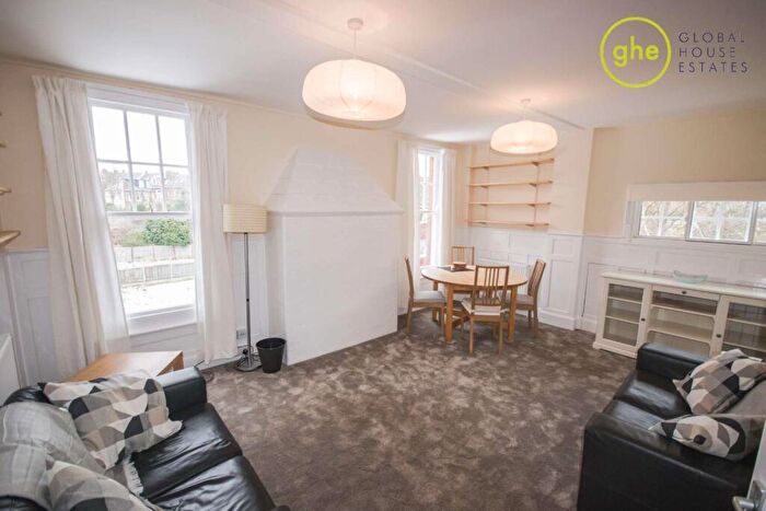 1 Bedroom Flat To Rent In Half Moon Lane, Herne Hill, London, SE24