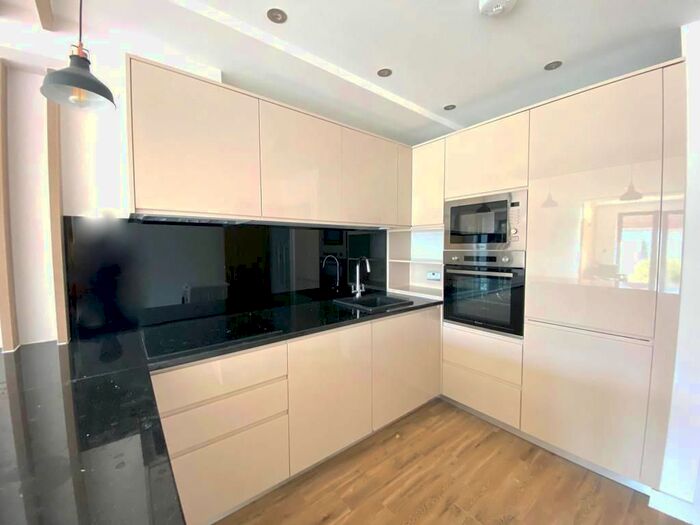 4 Bedroom End Of Terrace House To Rent In Homefield Road, Walton On Thames, KT12