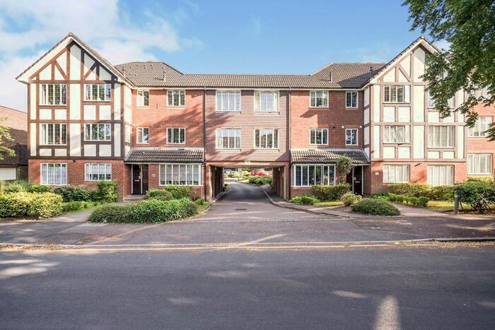 1 Bedroom Flat To Rent In Devonshire Road, Sutton, Surrey, SM2