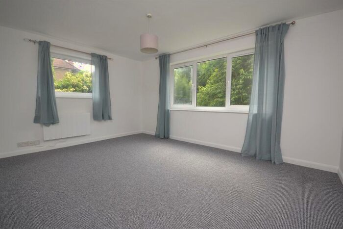 1 Bedroom Flat To Rent In Queens Lawns, Alexandra Road, Reading, Berkshire, RG1