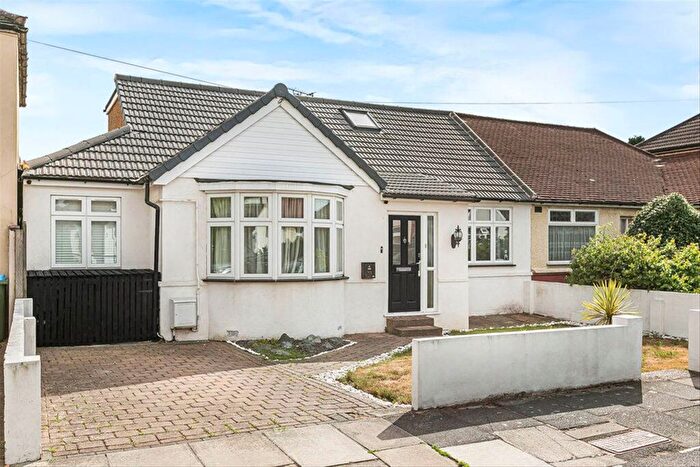 4 Bedroom Bungalow To Rent In Lyndhurst Avenue, Whitton, TW2