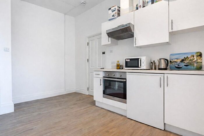 Studio To Rent In Edith Road, West Kensington, W14