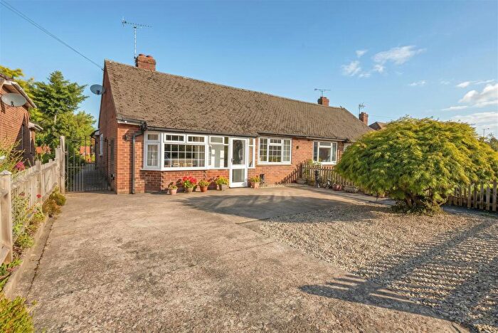 2 Bedroom Bungalow For Sale In Offham Road, West Malling, ME19