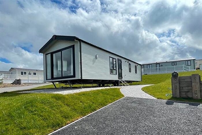 3 Bedroom Mobile/park Home For Sale In Newquay, TR8