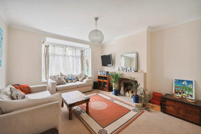 3 Bedroom Semi-Detached House To Rent In Whitton Road, Twickenham, TW1