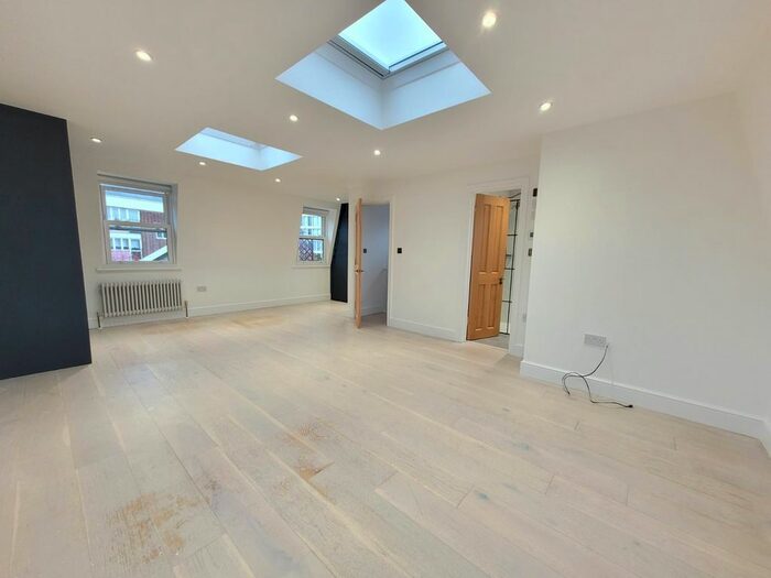 4 Bedroom Detached House To Rent In Downs Road, London, E5