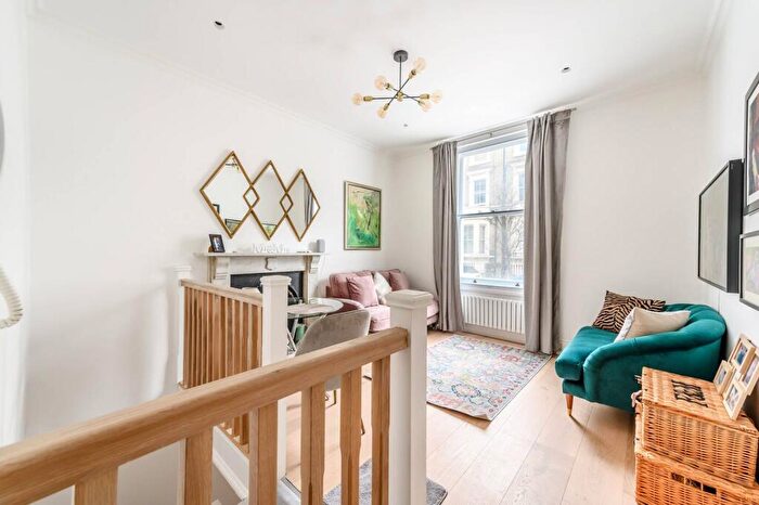 2 Bedroom Flat For Sale In Finborough Road, Chelsea, London, SW10