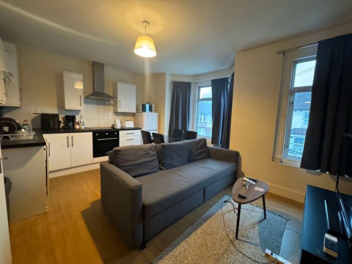 2 Bedroom Flat To Rent In Davidson Road, Addiscombe, Croydon, CR0