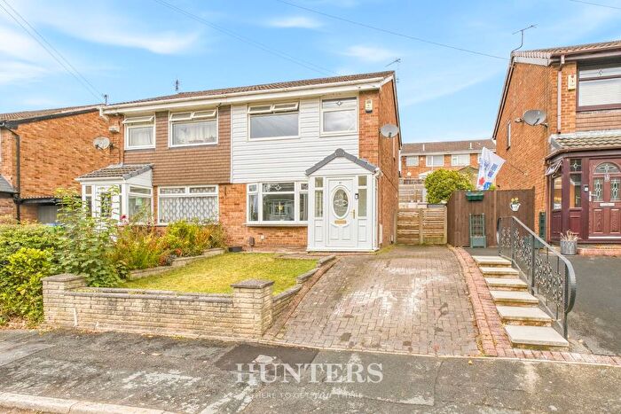 3 Bedroom Semi Detached House For Sale In Glenwood Drive, Middleton, M24