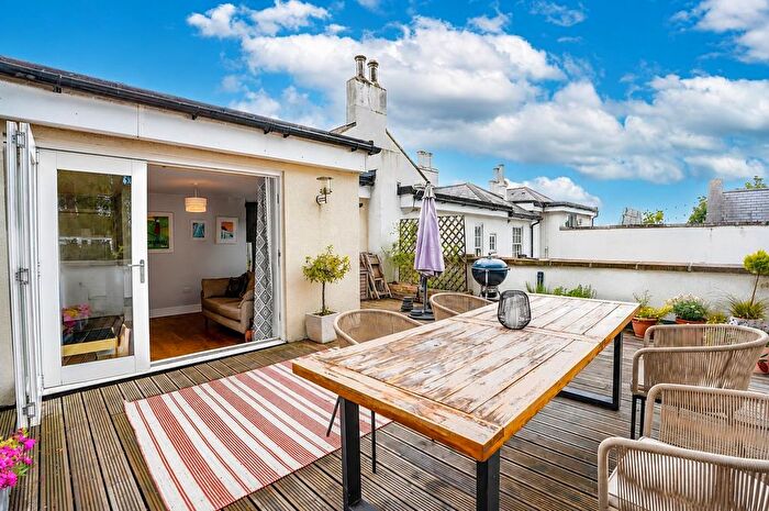 2 Bedroom Flat For Sale In Gayfere Place, South Norwood, London, SE25