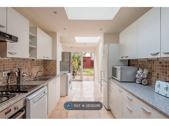 6 Bedroom Terraced House To Rent In Mayton Street, London, N7