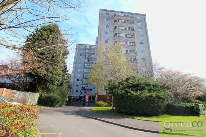 2 Bedroom Flat To Rent In Kersal Way, Salford, M7