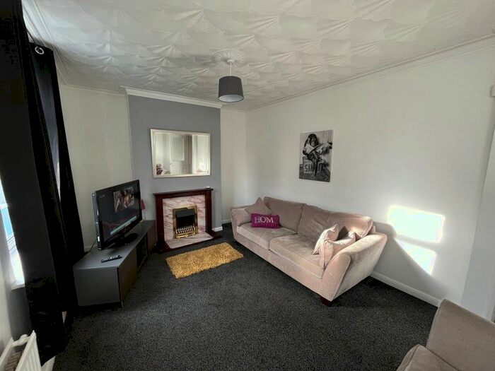 3 Bedroom Terraced House To Rent In Lorraine Street, Hull, HU8
