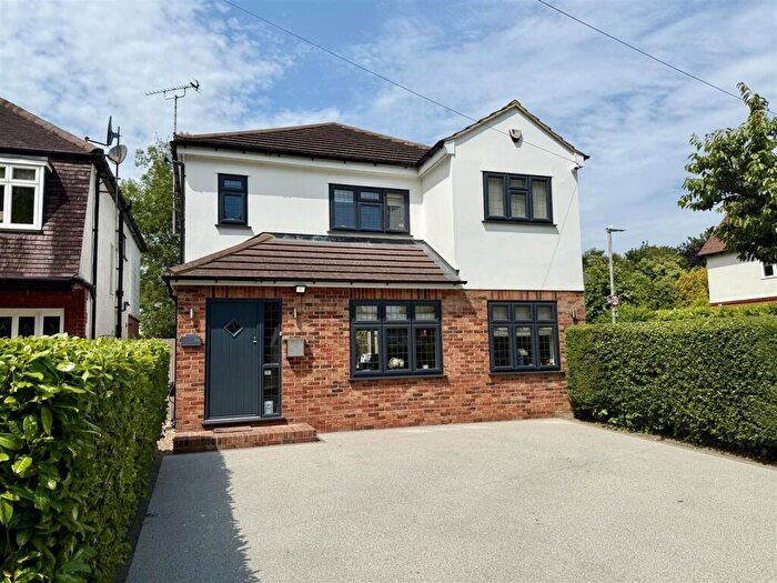 4 Bedroom Detached House For Sale In Worrin Road, Shenfield, Brentwood, CM15