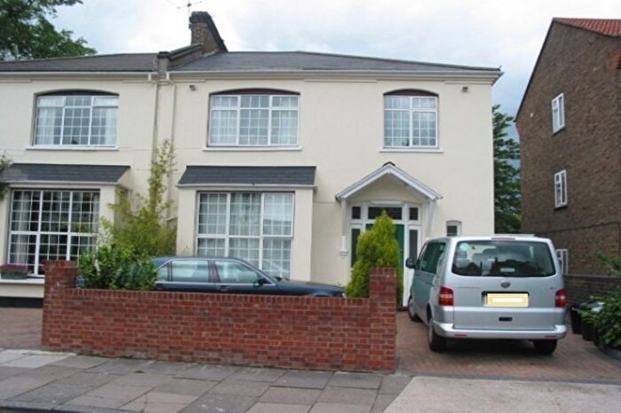 Studio To Rent In Wellesley Road, London, W4