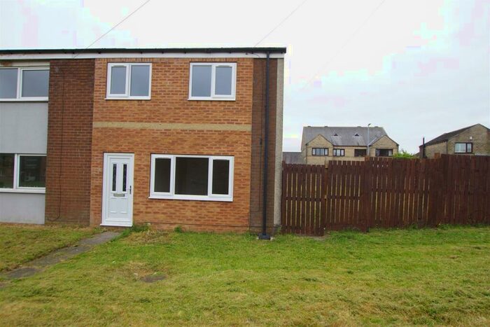 3 Bedroom End Of Terrace House To Rent In Fall Spring Gardens, Stainland, HX4