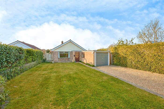 3 Bedroom Detached Bungalow For Sale In Grange Road, Duxford, Cambridge, CB22