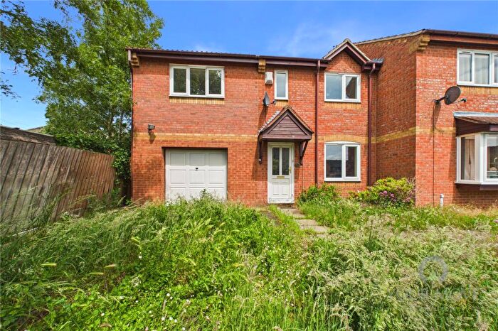 3 Bedroom Semi-Detached House For Sale In Sycamore Close, Kettering, Northamptonshire, NN16