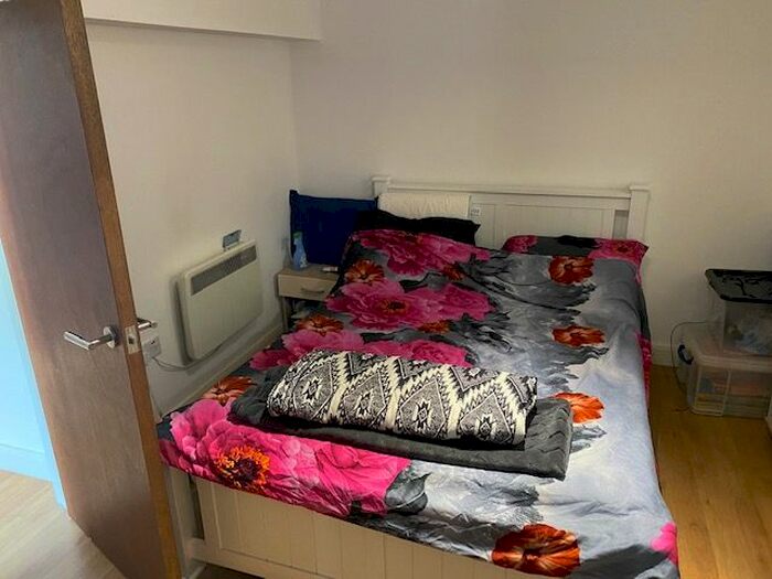 1 Bedroom Flat To Rent In Uxbridge Road, Shepherd Bush London, W12