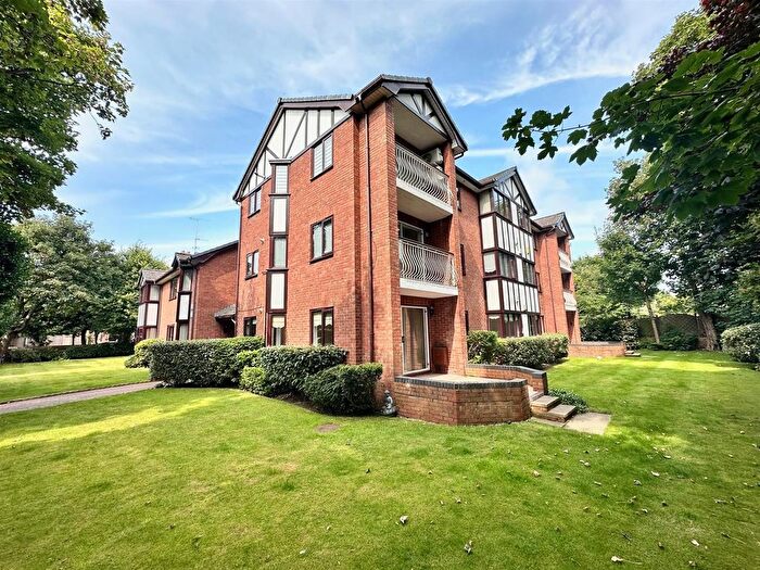 2 Bedroom Flat To Rent In Sunningwell, Merrilocks Road, Blundellsands, L23