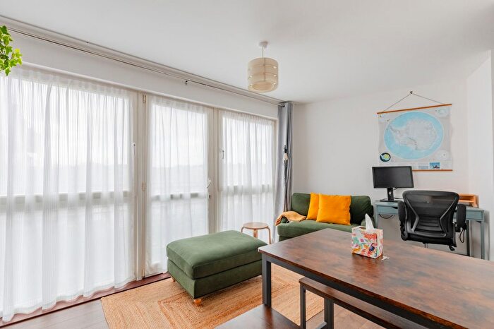 1 Bedroom Flat To Rent In Limehouse Lodge, London, E5