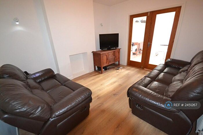 4 Bedroom Semi-Detached House To Rent In Stanfell Road, Leicester, LE2