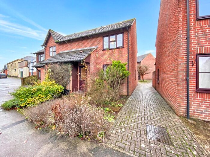 2 Bedroom House For Sale In Couch Lane, Devizes, SN10