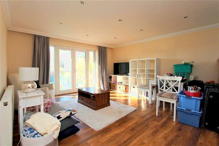 2 Bedroom Apartment To Rent In Knightsbridge Court, Observer Drive, Watford, Hertfordshire, WD18