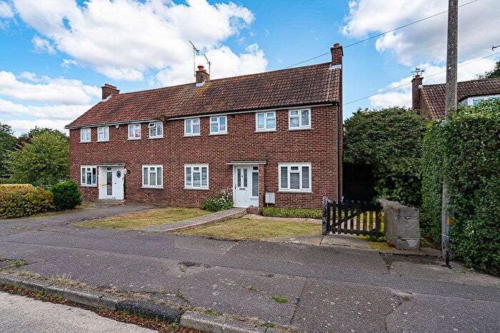 3 Bedroom Semi-Detached House For Sale In Dakyn Drive, Stock, CM4