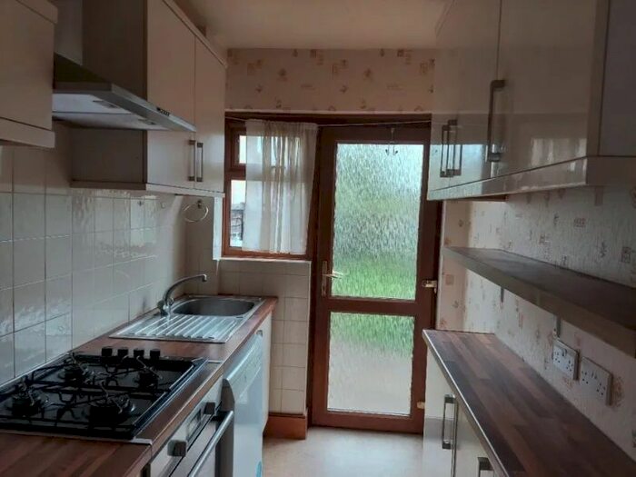 3 Bedroom Terraced House To Rent In Red Lion Road, Surbiton, KT6