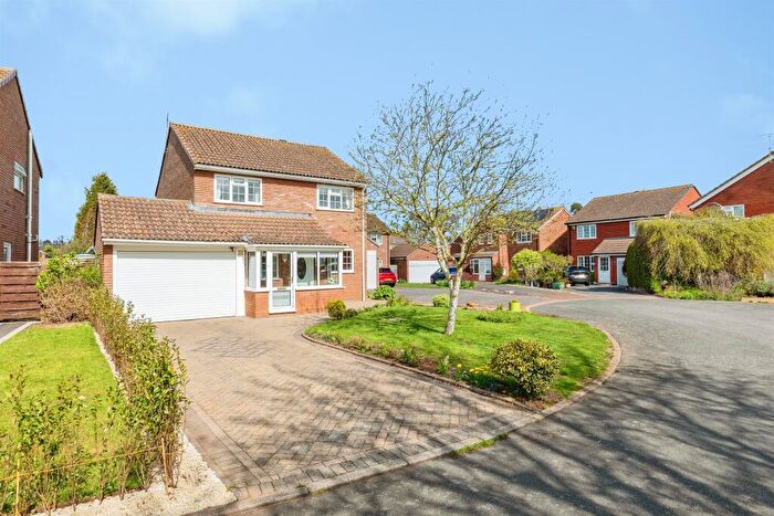 3 Bedroom Detached House For Sale In Blenheim Walk, Wellesbourne, Warwick, CV35