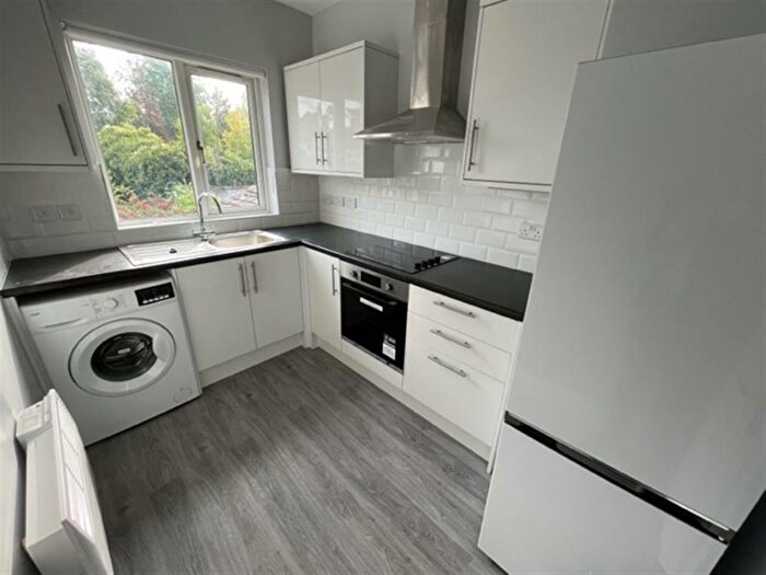 2 Bedroom Flat To Rent In Old Lode Lane, Solihull, B92