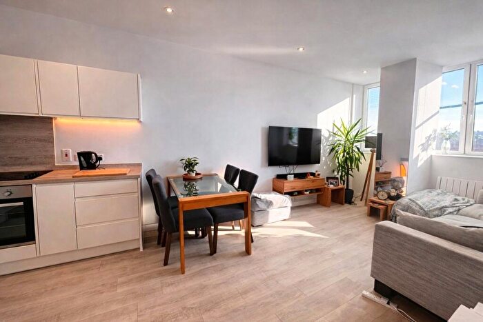 2 Bedroom Apartment For Sale In Upperton Road, Eastbourne, East Sussex, BN21