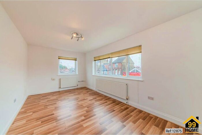 1 Bedroom Flat To Rent In St. Albans Road, Watford, Hertfordshire, WD24