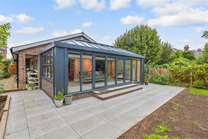3 Bedroom Detached Bungalow For Sale In Offham Road, West Malling, Kent, ME19