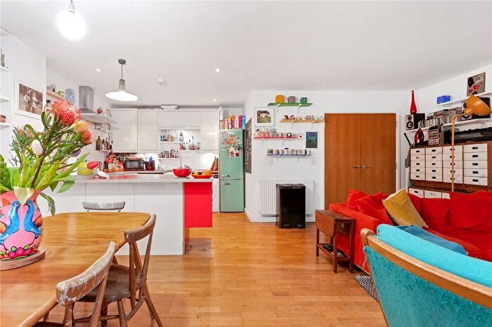 4 Bedroom Flat For Sale In Goldsmiths Row, London, E2